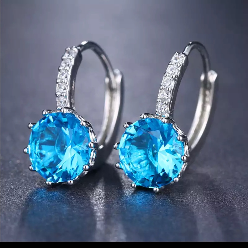 New 925 Silver Sapphire Stud Earrings - Picture 2 of 5